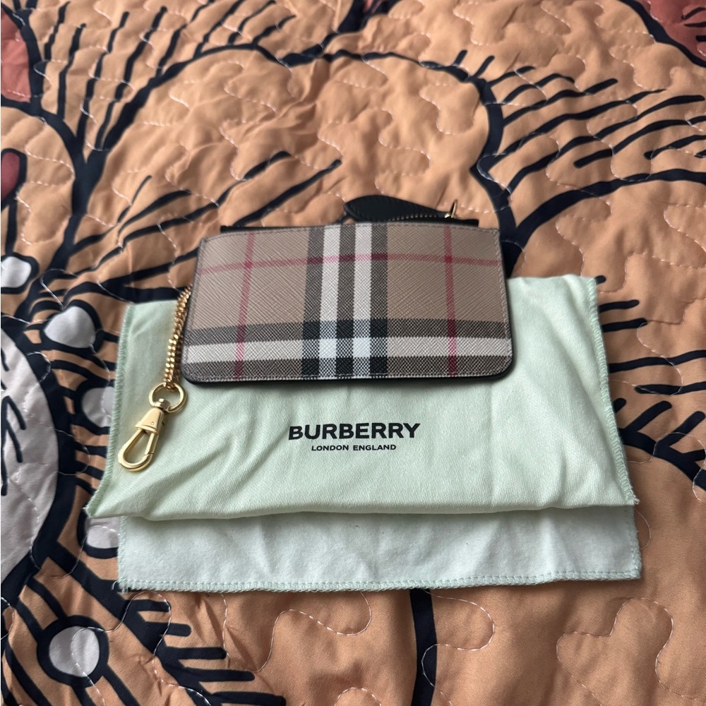 Authentic Burberry Tan and Black Key Card Holder - Picture 3 of 5